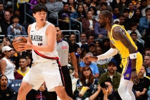 美记：球迷们急切希望杨瀚森获得更多出场机会 但他还需打磨技术