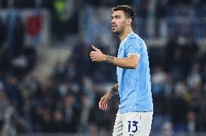 意媒：罗马尼奥利右腿屈肌不适，能否出战国米存疑