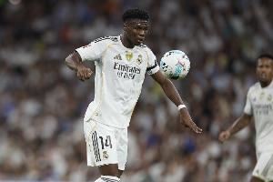 马卡:皇马中场琼阿梅尼左腿半腱肌受伤,预计将缺席三周时间